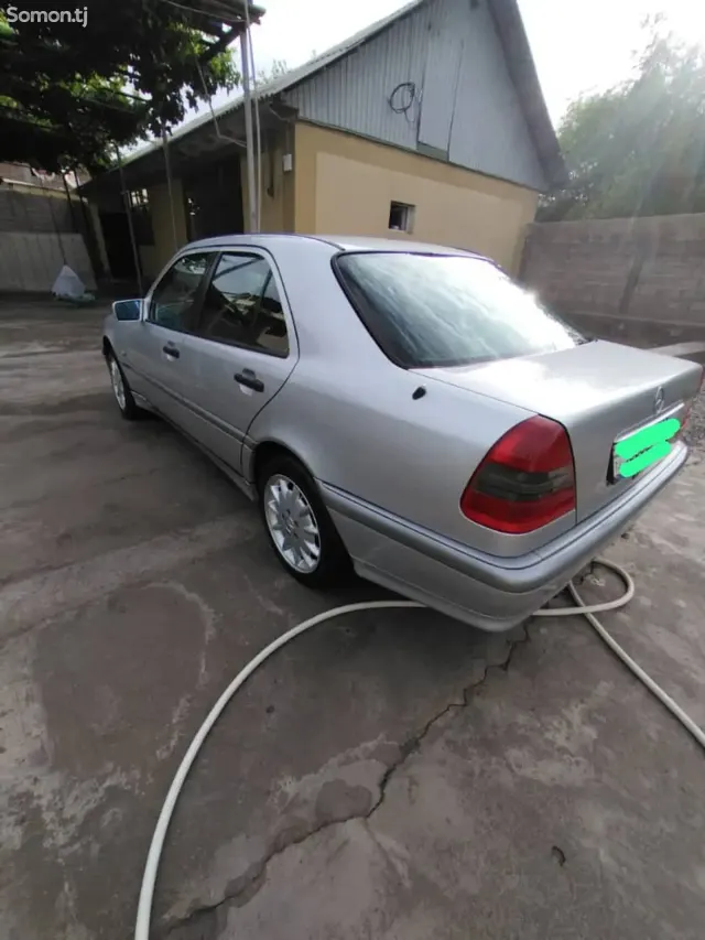 Mercedes-Benz C class 1996 · 2.0 MT