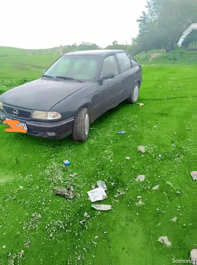 Opel Astra F 1996 · 1.6 MT