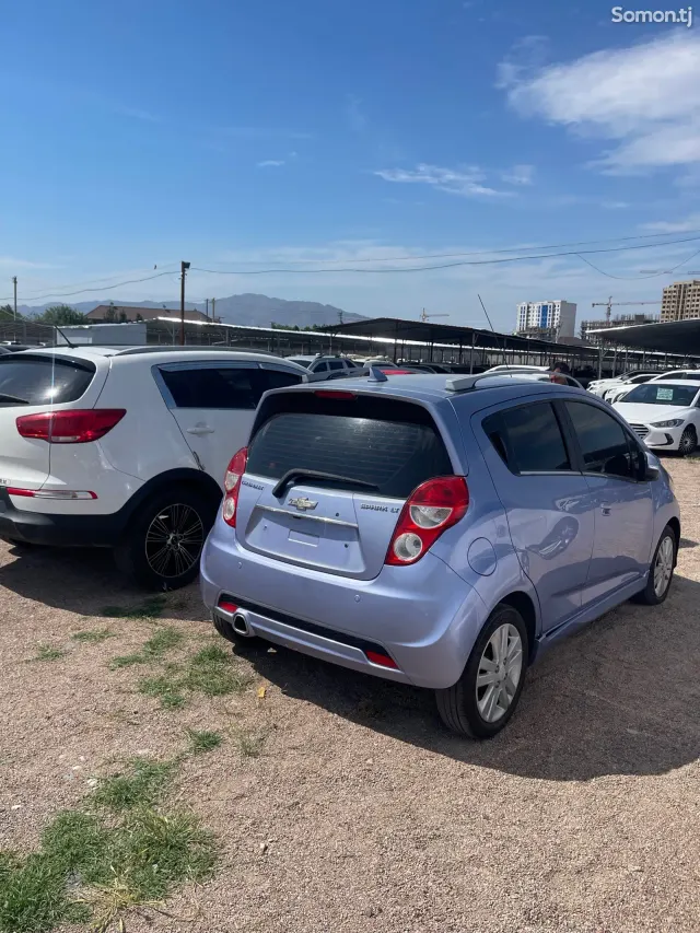Chevrolet Spark 2014 · 1.0 AT