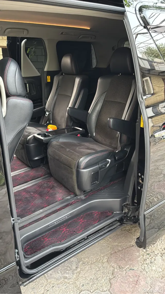 Toyota Vellfire 2014 · 2.4 CVT