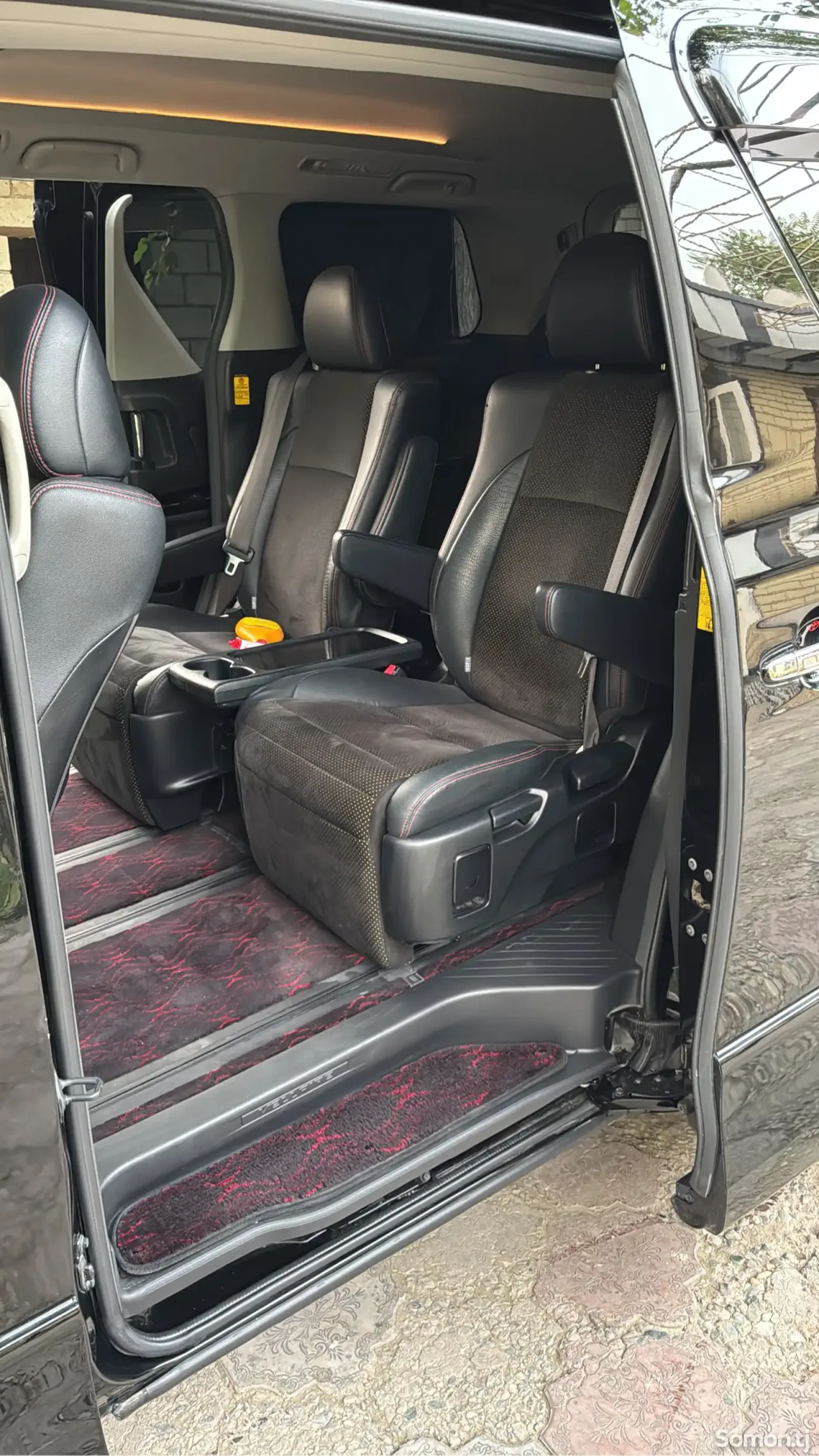 Toyota Vellfire 2014 · 2.4 CVT