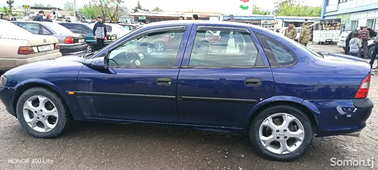Opel Vectra B 1998 · 1.6 MT