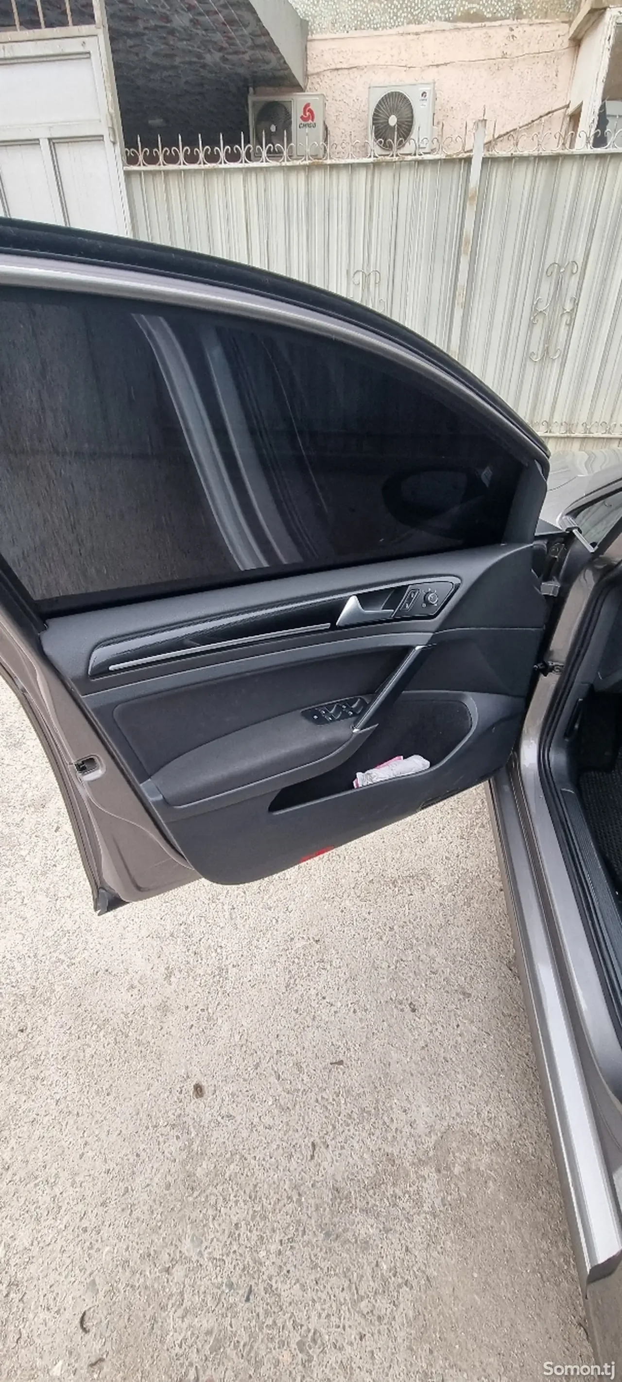 Volkswagen Golf 2015 · 1.6 AT