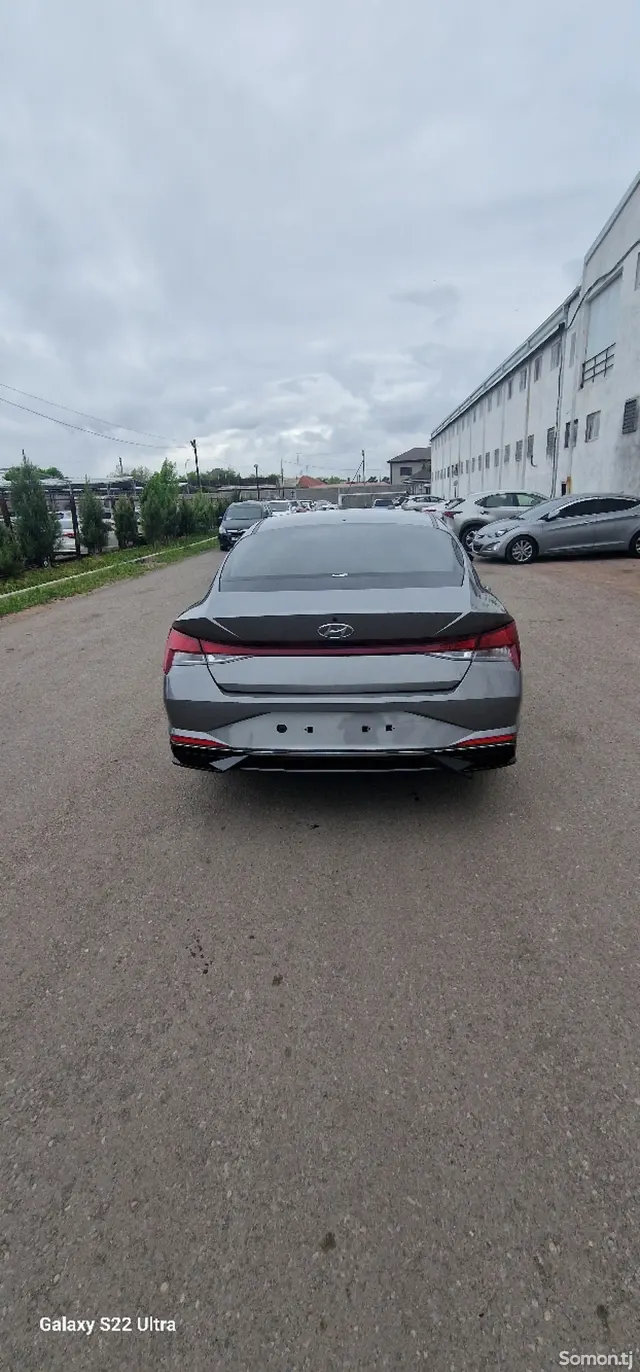Hyundai Avante 2021 · 1.6 AT