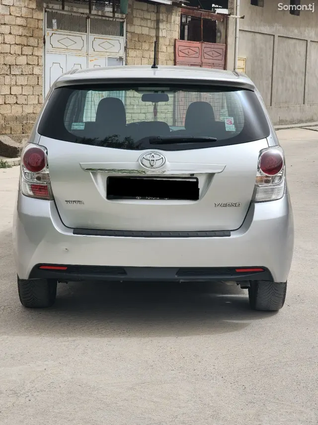 Toyota Corolla Verso 2015 · 1.6 MT