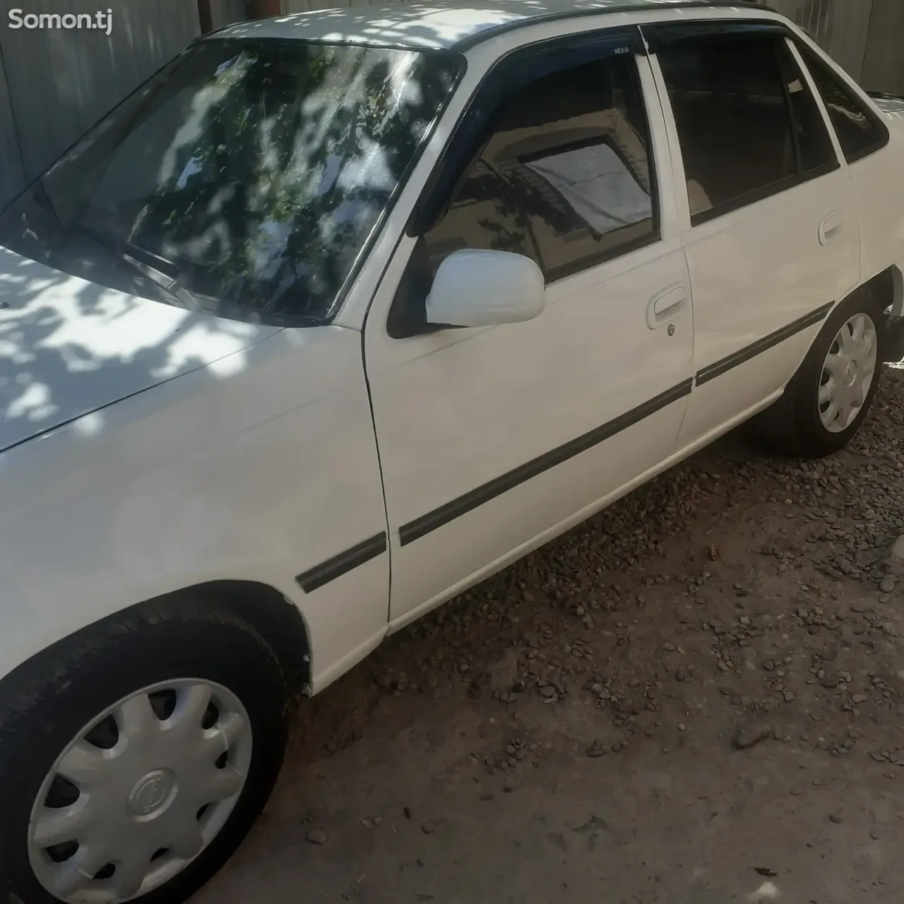 Daewoo Nexia 1994 · 1.6 MT