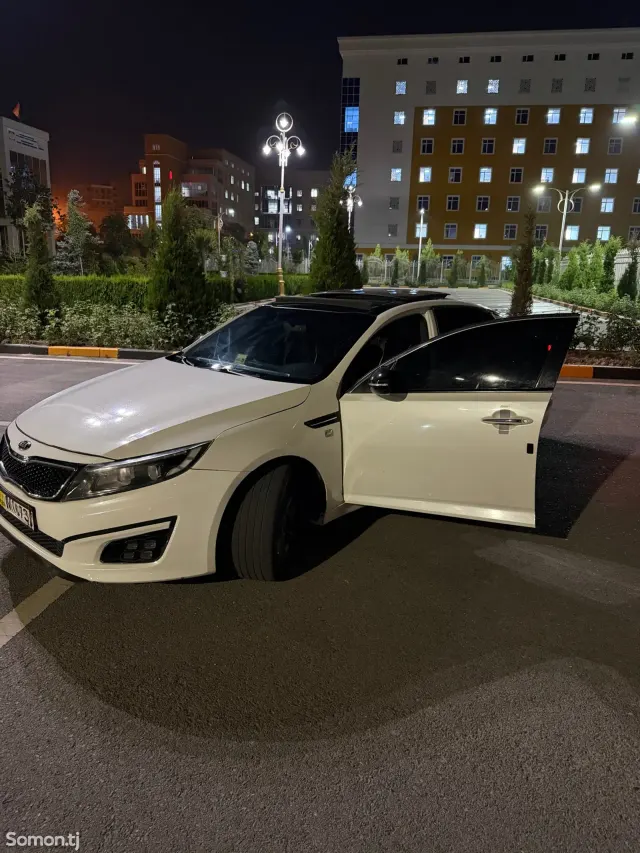 Kia K5 2012 · 2.2 AT