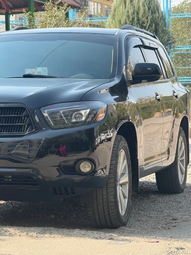 Toyota Highlander 2010 · 3.3 AT