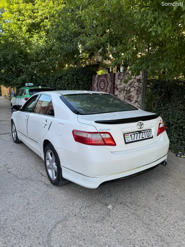 Toyota Camry 2008 · 2.4 MT