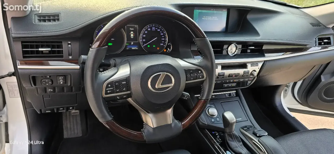 Lexus ES series 2016 · 2.5 AT