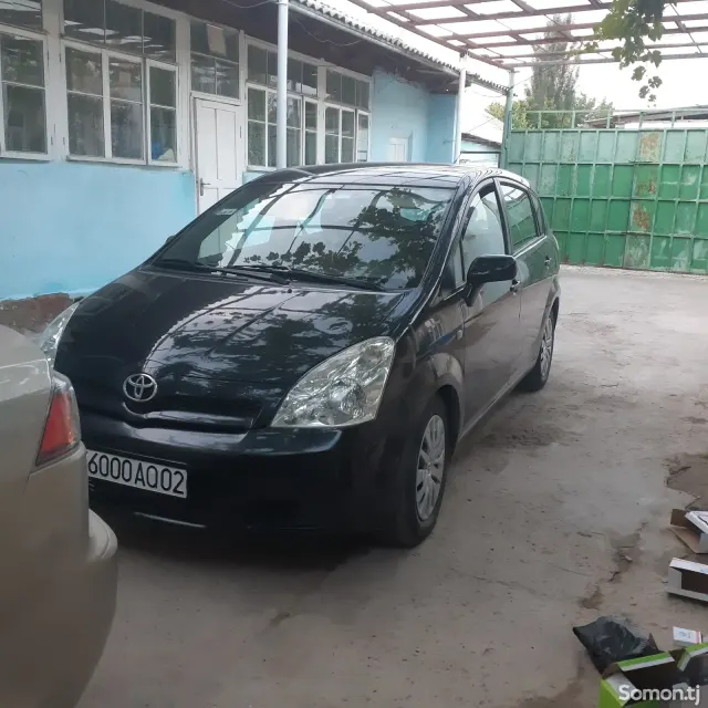 Toyota Verso 2006 · 2.2 MT