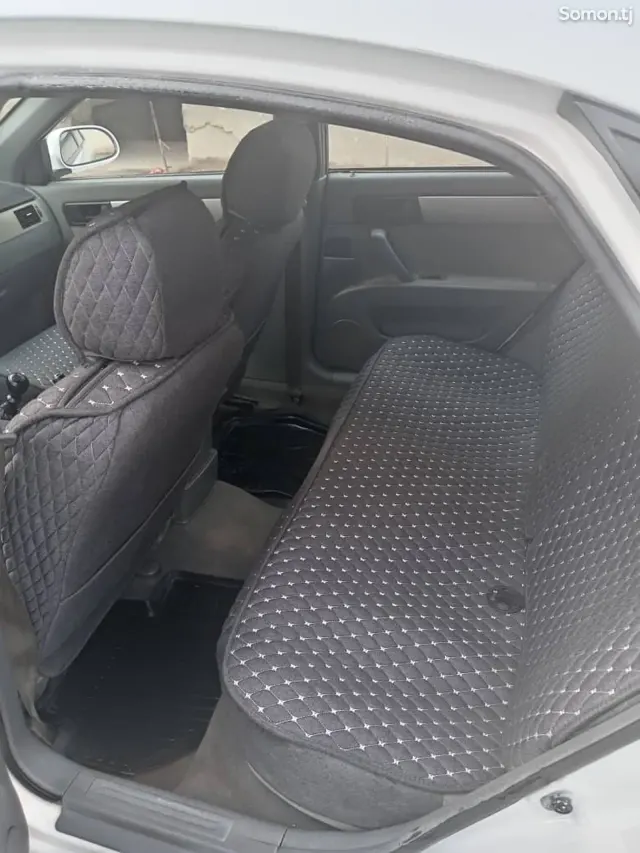 Chevrolet Lacetti 2004 · 1.8 MT
