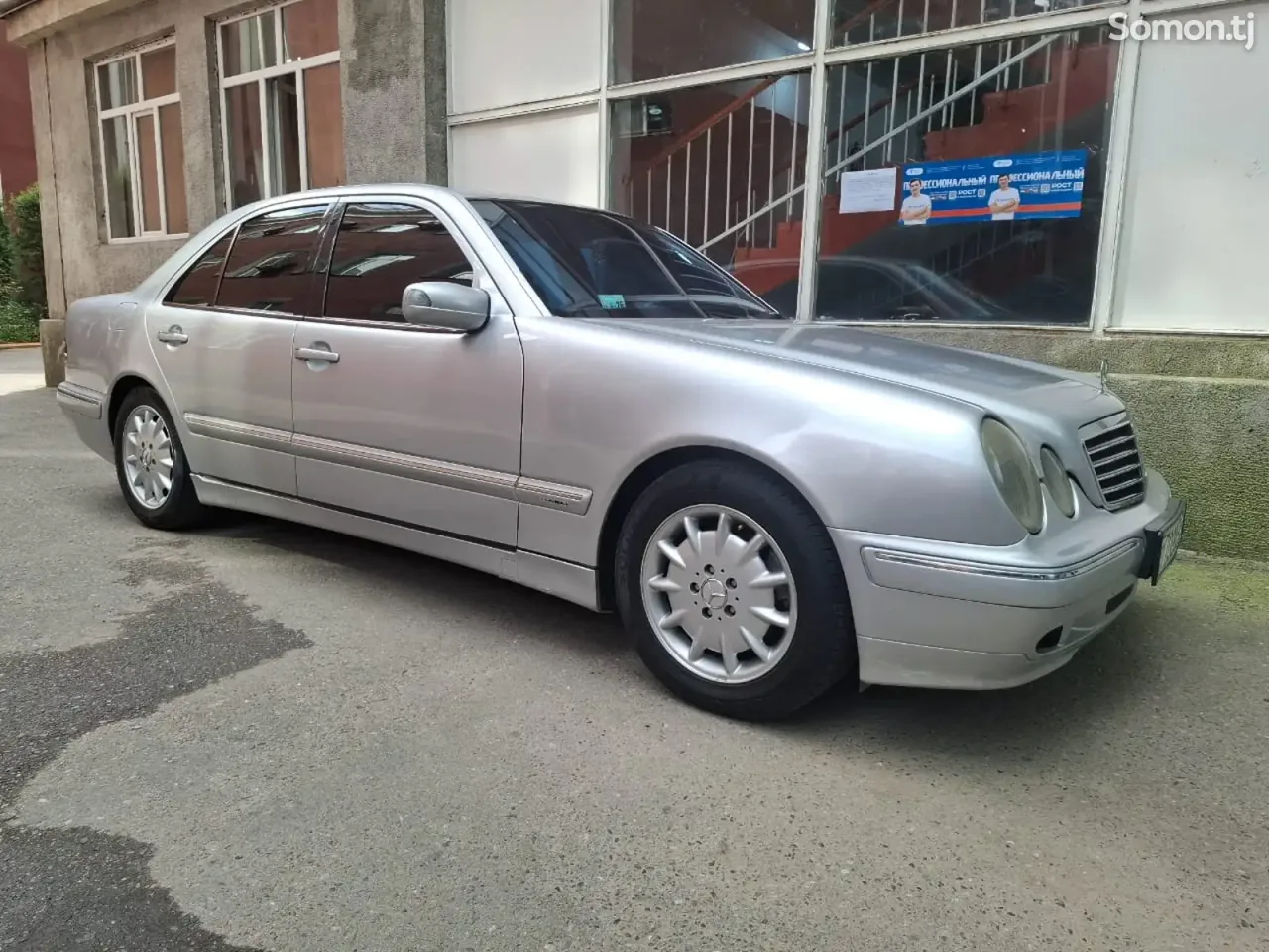 Mercedes-Benz E class 2000 · 2.3 MT