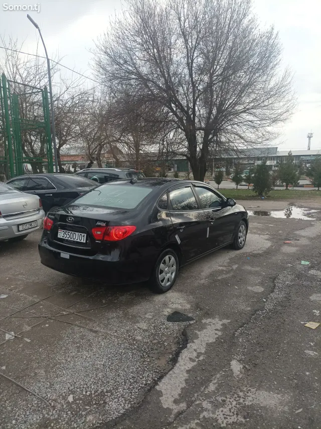 Hyundai Avante 2009 · 2.0 AT