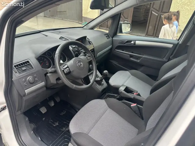 Opel Zafira 2014 · 1.8 MT