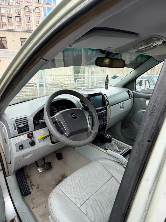 Kia Sorento 2007 · 2.0 MT