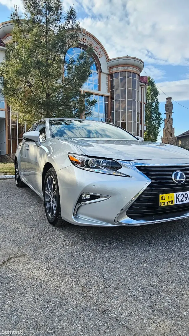 Lexus ES series 2017 · 3.0 AT