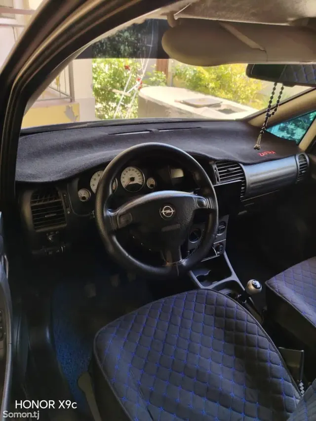 Opel Zafira 2005 · 1.8 MT
