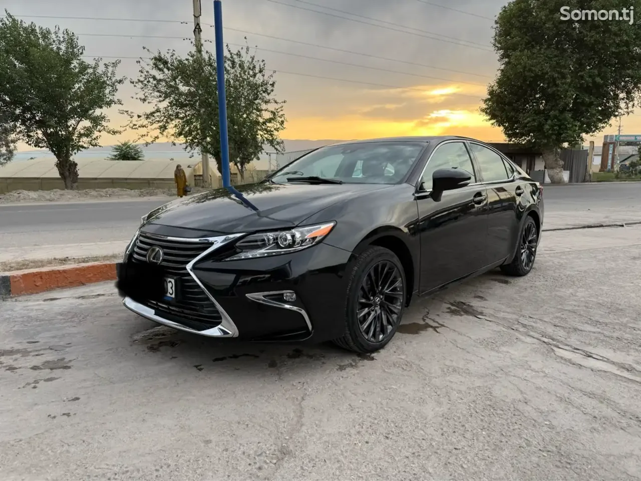 Lexus ES series 2017 · 3.5 AT