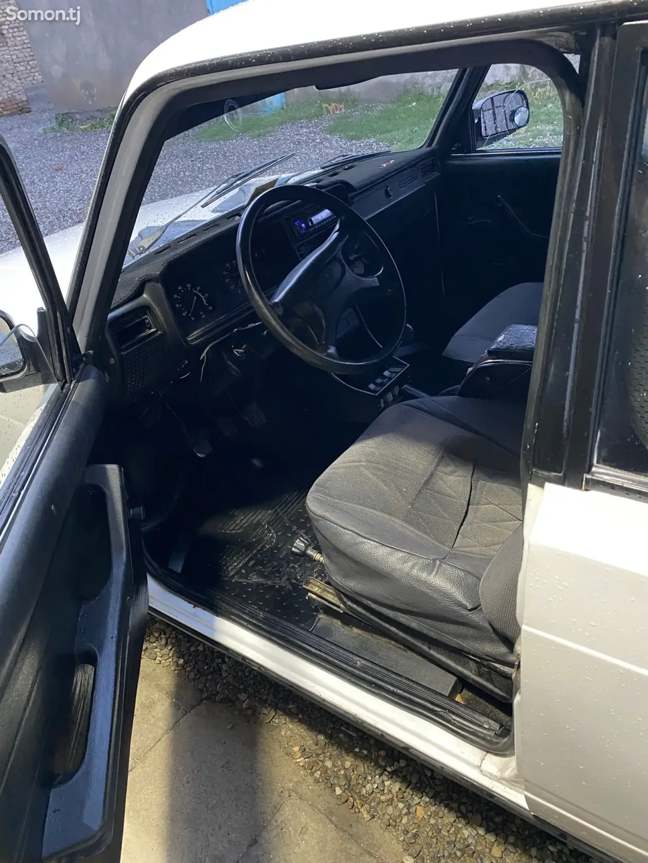 Lada (ВАЗ) 2107 2004 · 1.6 MT