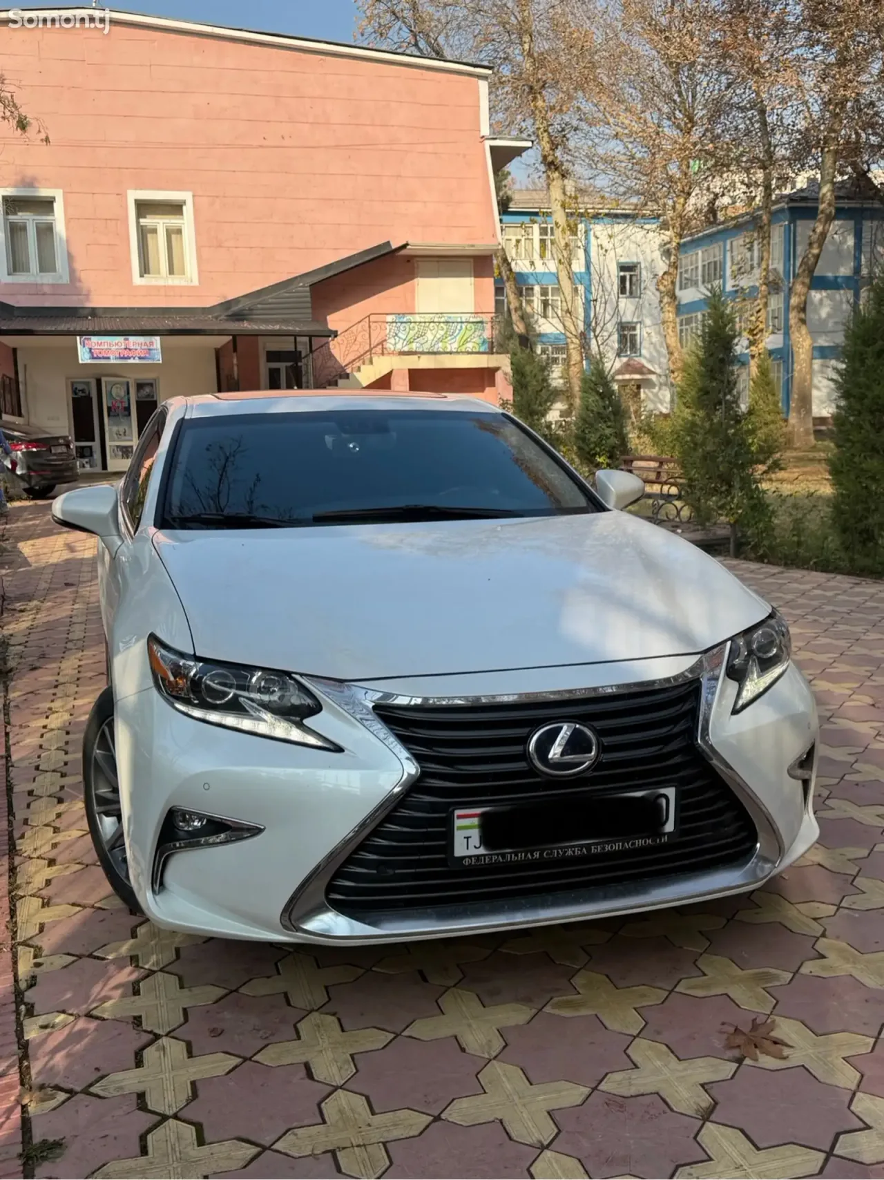 Lexus ES series 2016 · 3.0 AT