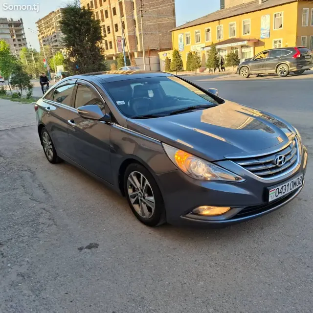 Hyundai Sonata 2012 · 2.0 AT