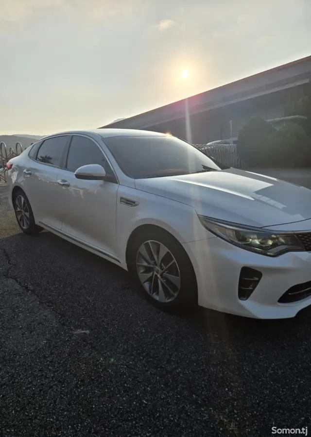 Kia K5 2018 · 2.0 AT