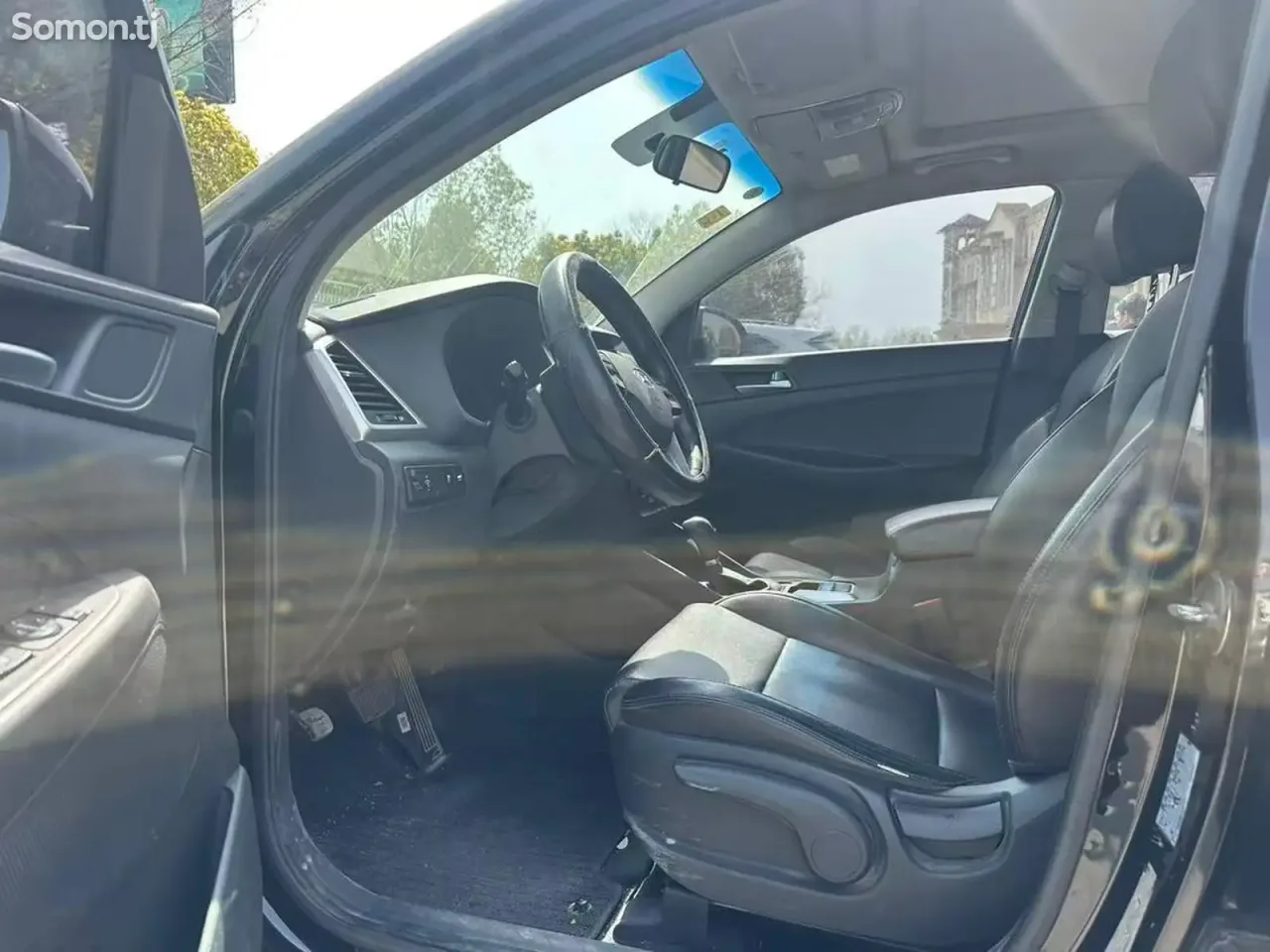 Hyundai Tucson 2015 · 1.6 AT