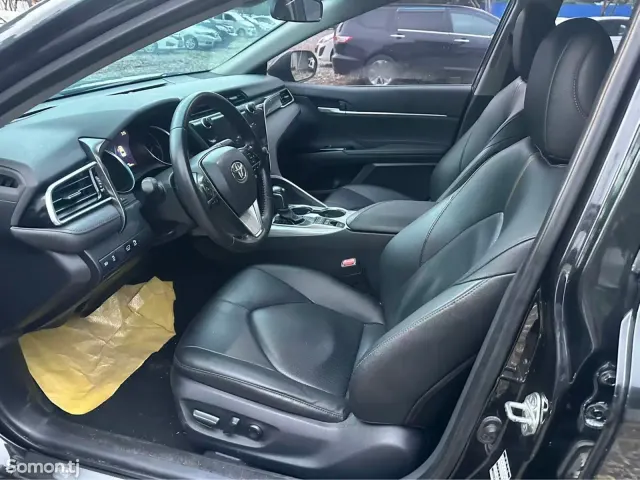Toyota Camry 2020 · 2.5 AT