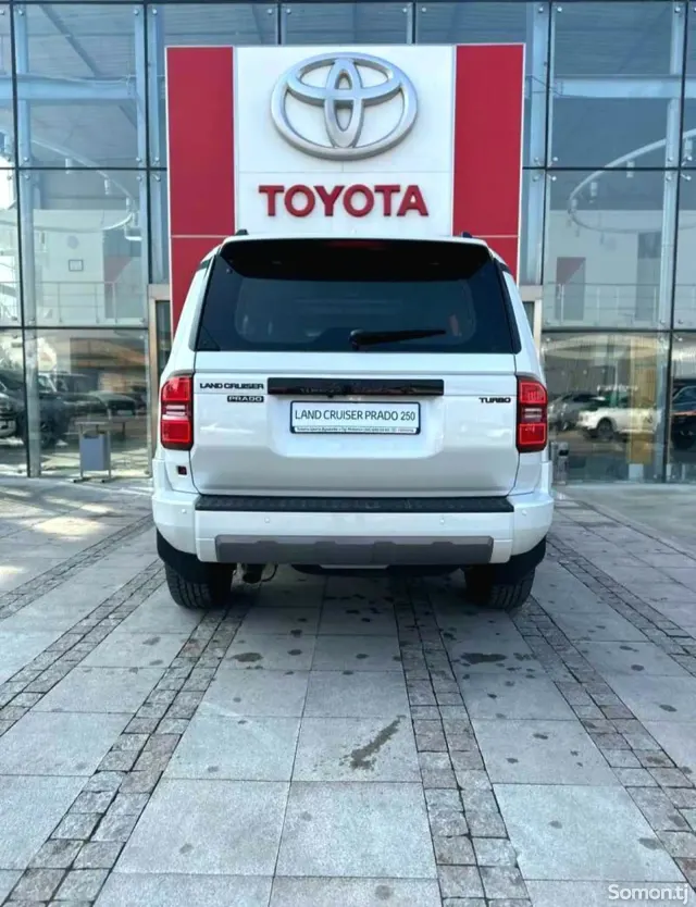 Toyota Land Cruiser Prado 2026 · 2.4 AT