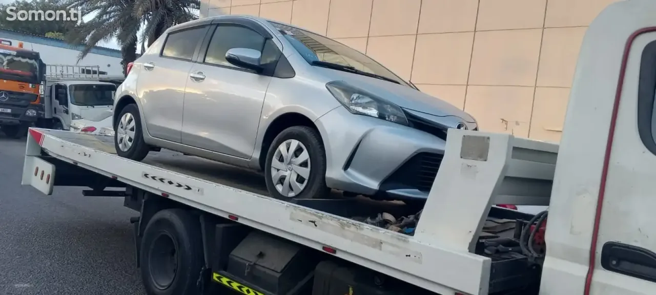 Toyota Vitz 2015 · 1.1 AT