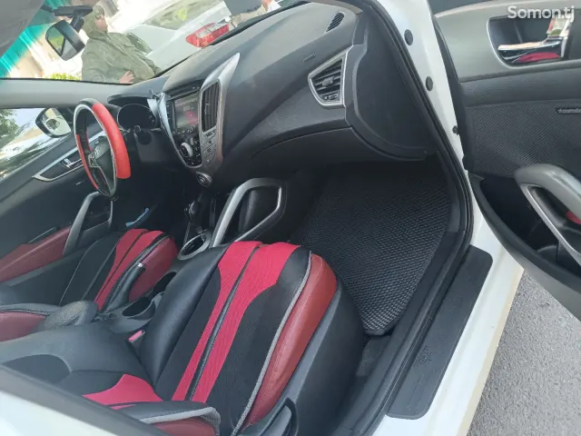 Hyundai Veloster 2013 · 1.6 AT
