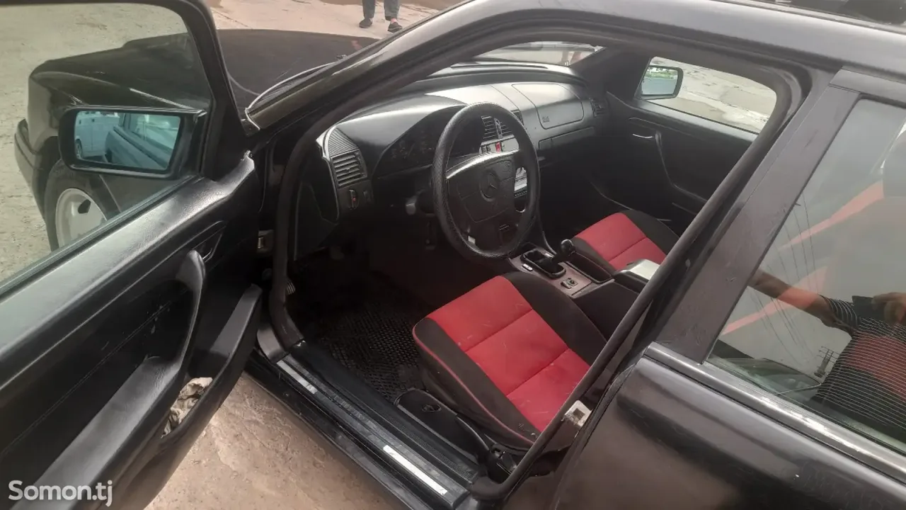 Mercedes-Benz C class 1995 · 1.8 MT