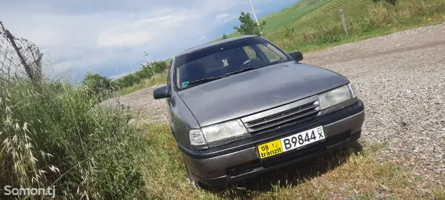 Opel Vectra A 1991 · 1.6 MT
