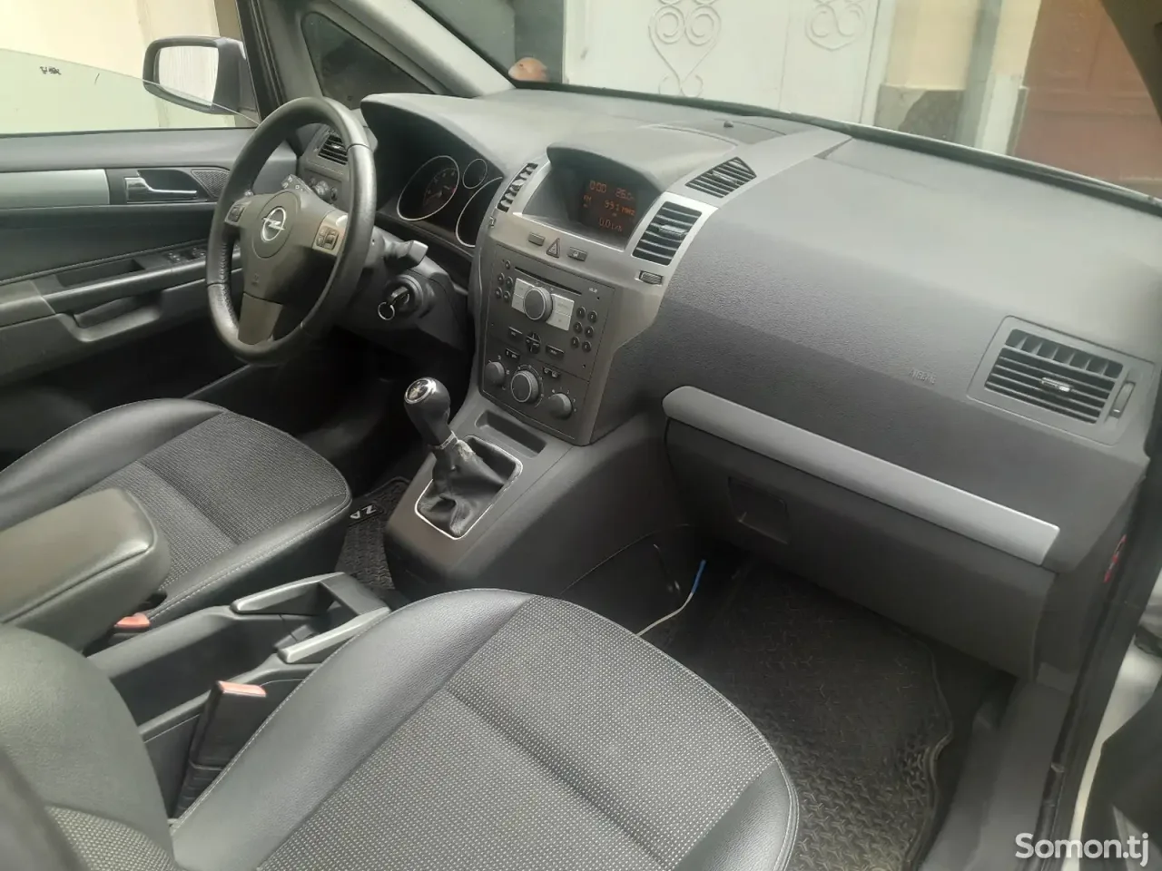 Opel Zafira 2006 · 1.8 MT