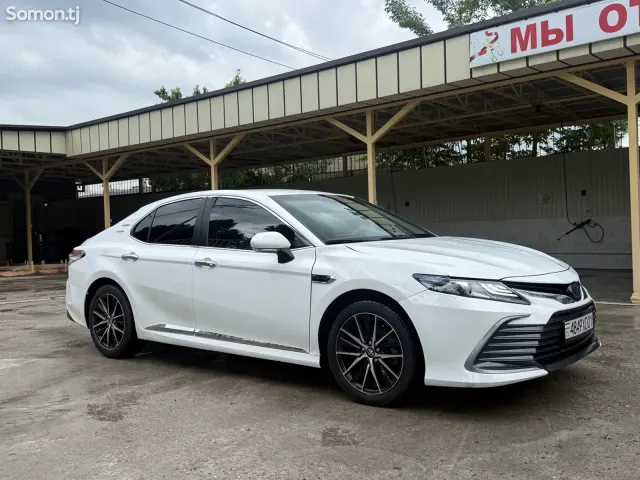 Toyota Camry 2022 · 2.5 AT