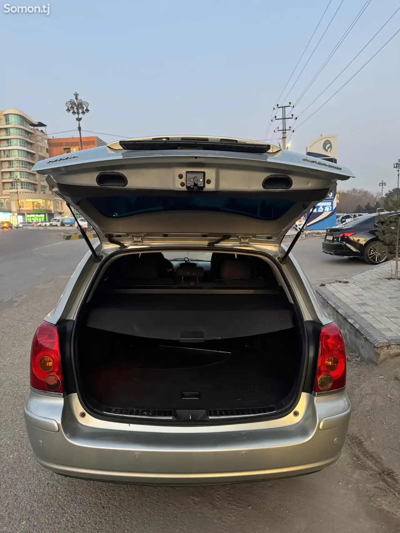 Toyota Avensis 2006 · 2.0 AT