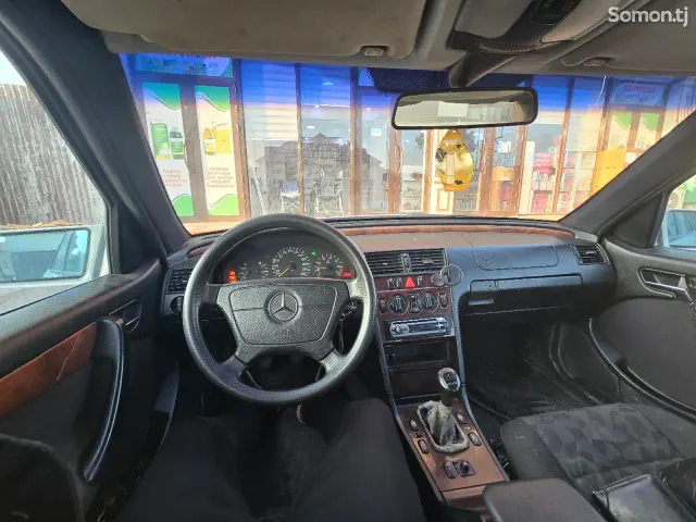 Mercedes-Benz C class 1999 · 1.8 MT