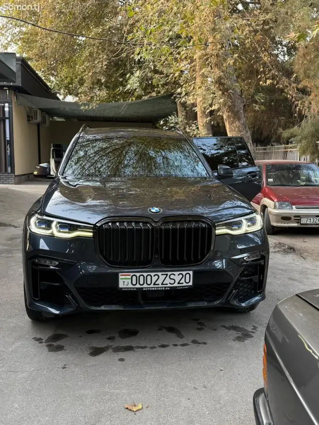 BMW X7 2021 · 4.4 AT