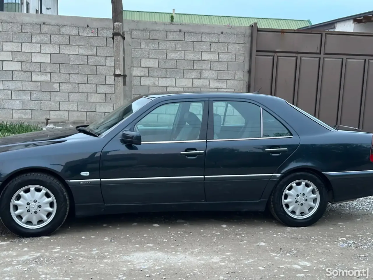 Mercedes-Benz C class 2000 · 2.2 AT