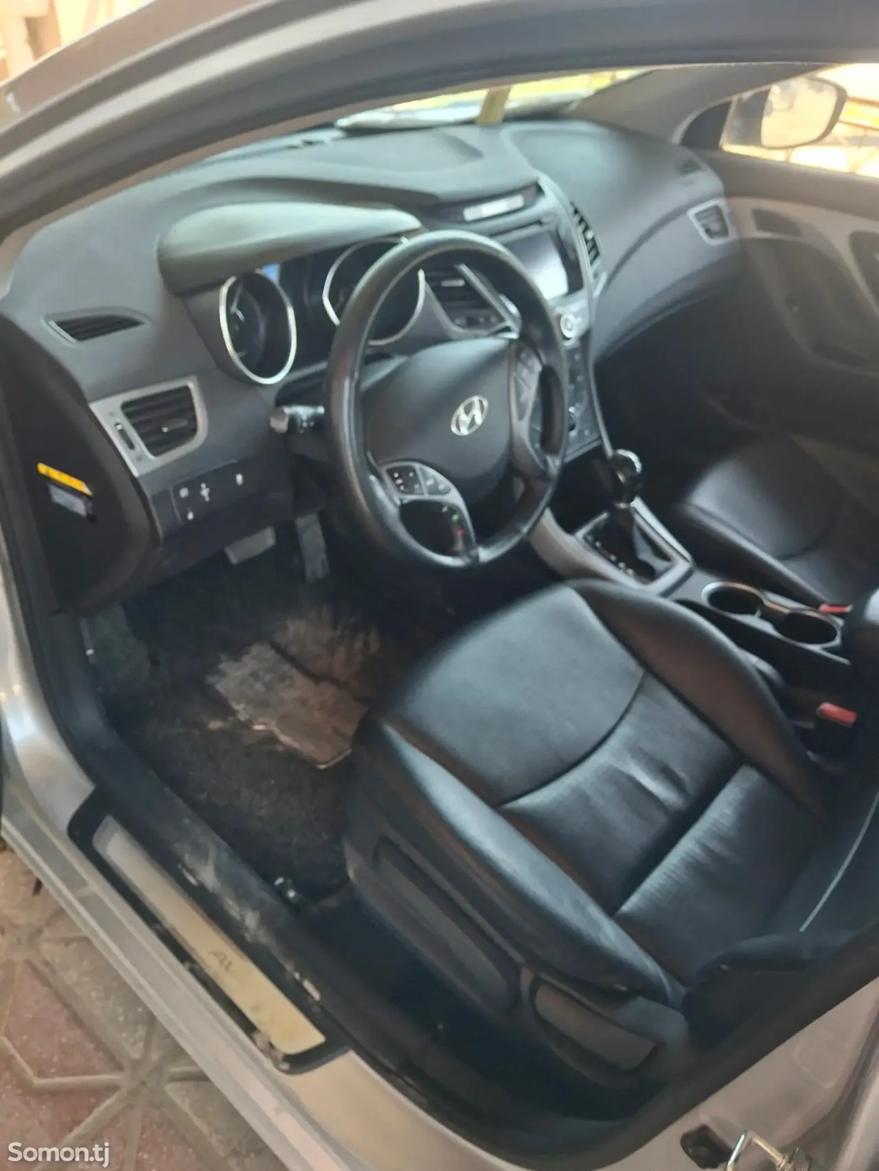 Hyundai Avante 2014 · 1.6 AT
