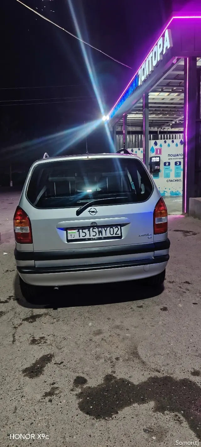 Opel Zafira 2000 · 1.8 MT