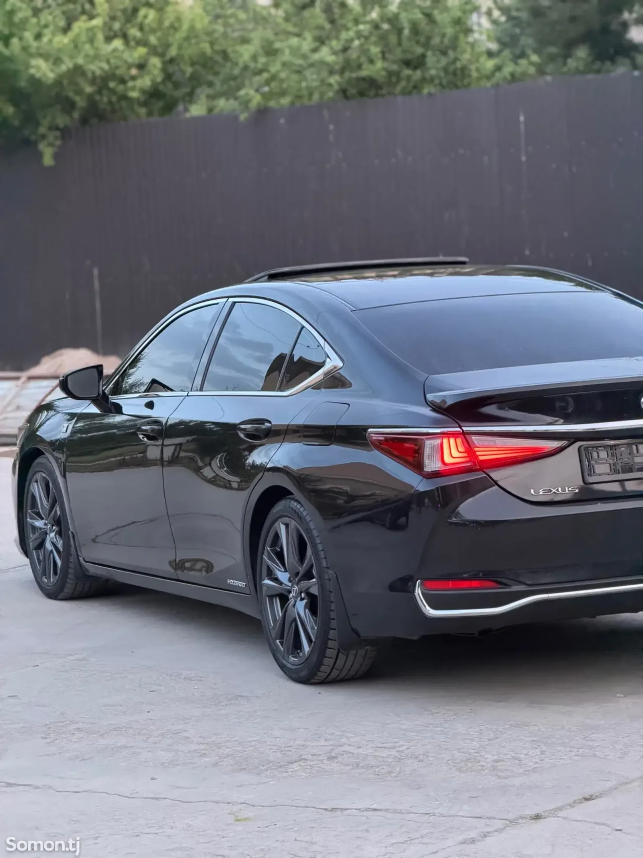 Lexus ES series 2020 · 2.5 AT