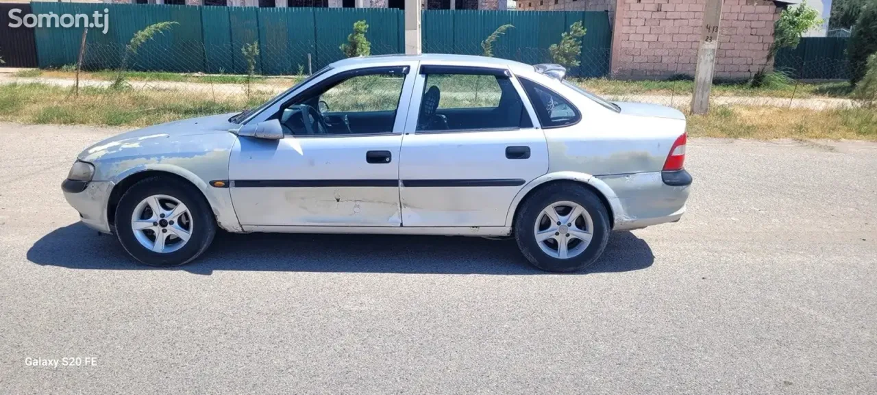 Opel Vectra B 1997 · 1.6 MT