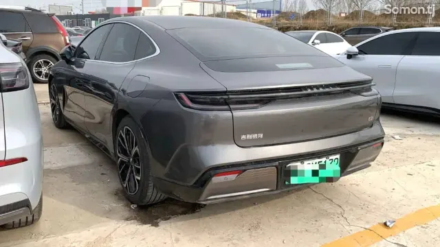 Geely Galaxy E8 2025 · AT