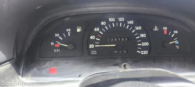 Opel Vectra A 1991 · 1.6 MT