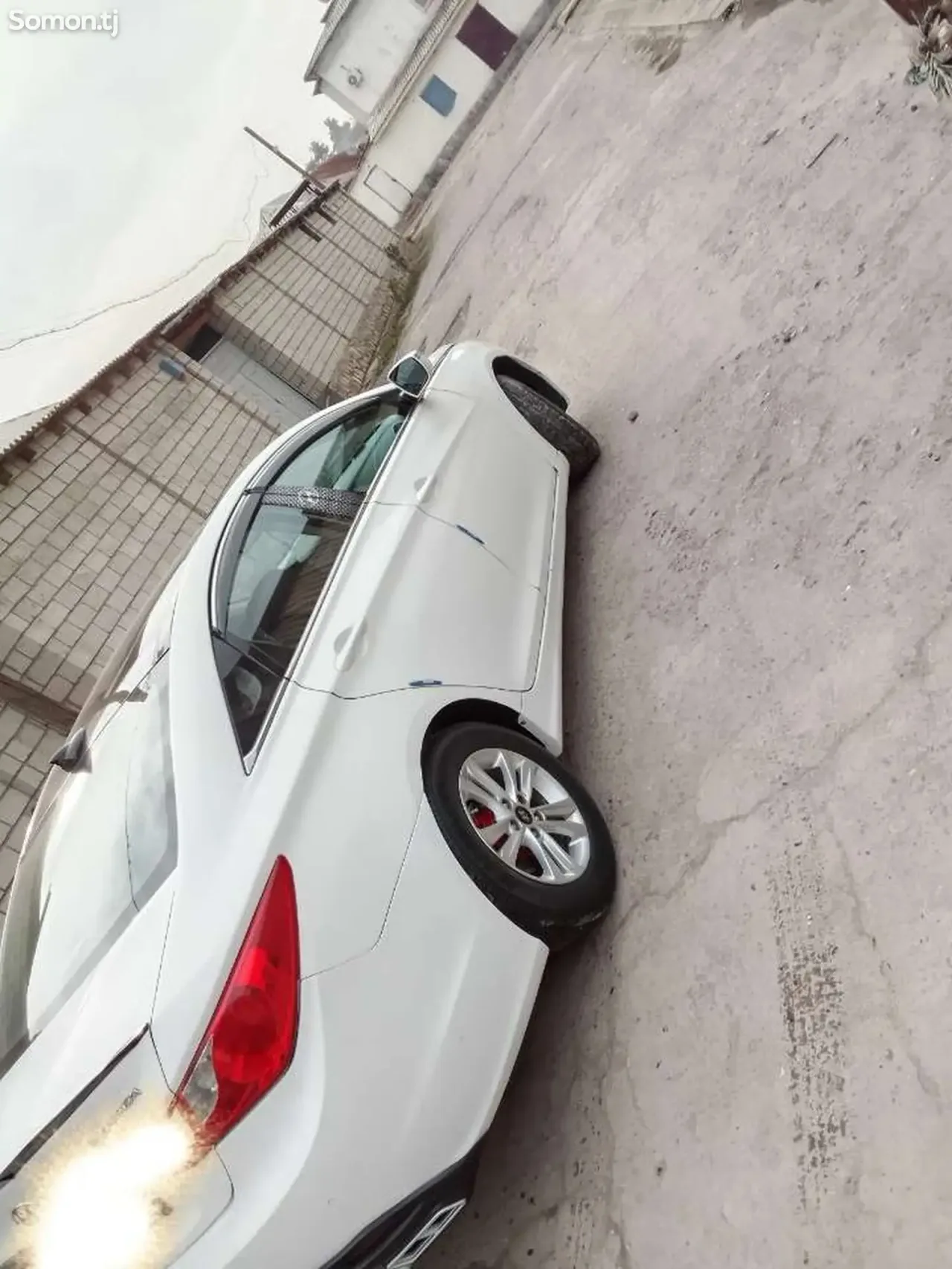 Hyundai Sonata 2011 · 2.0 AT