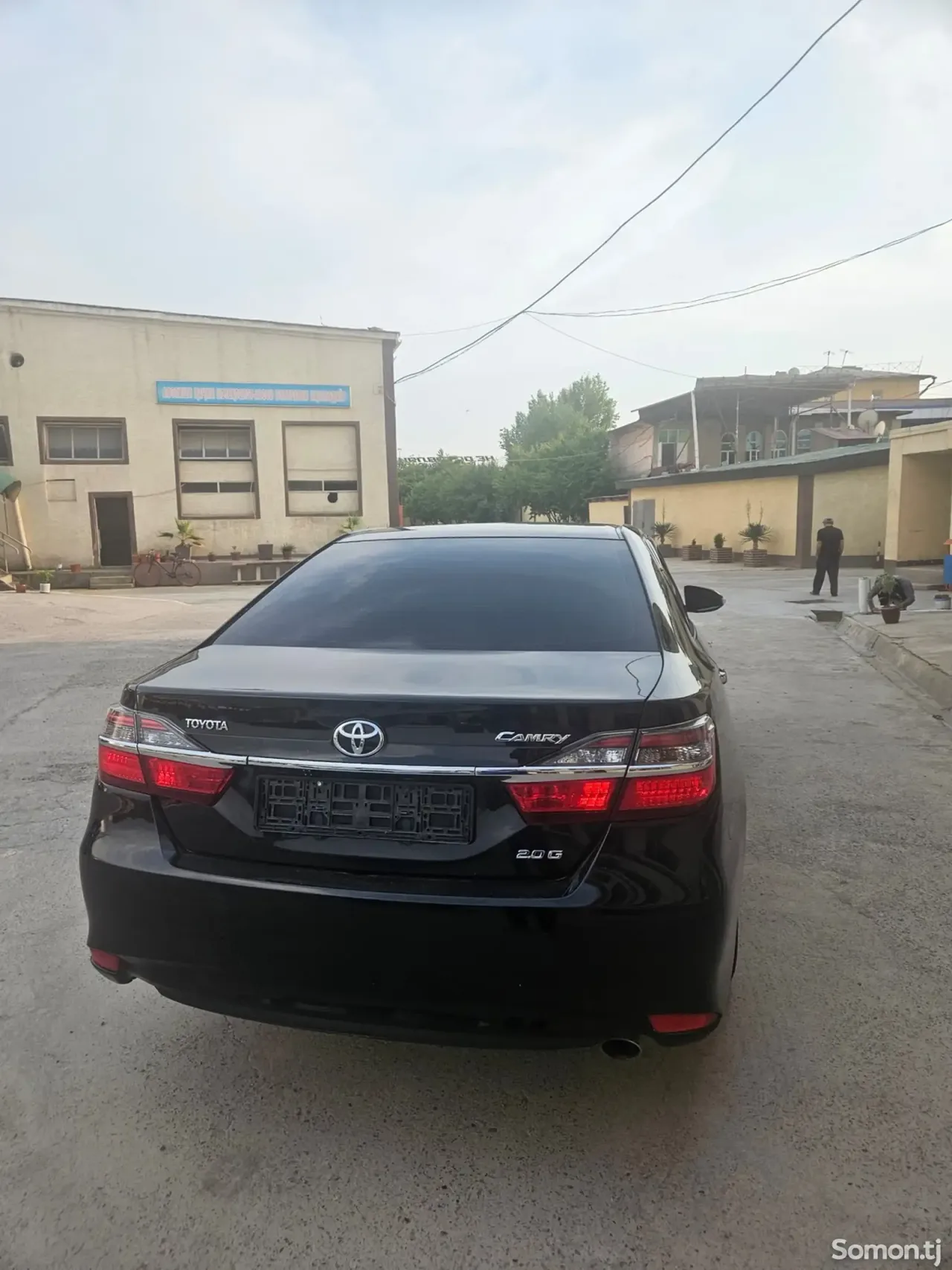 Toyota Camry 2016 · 2.0 AT