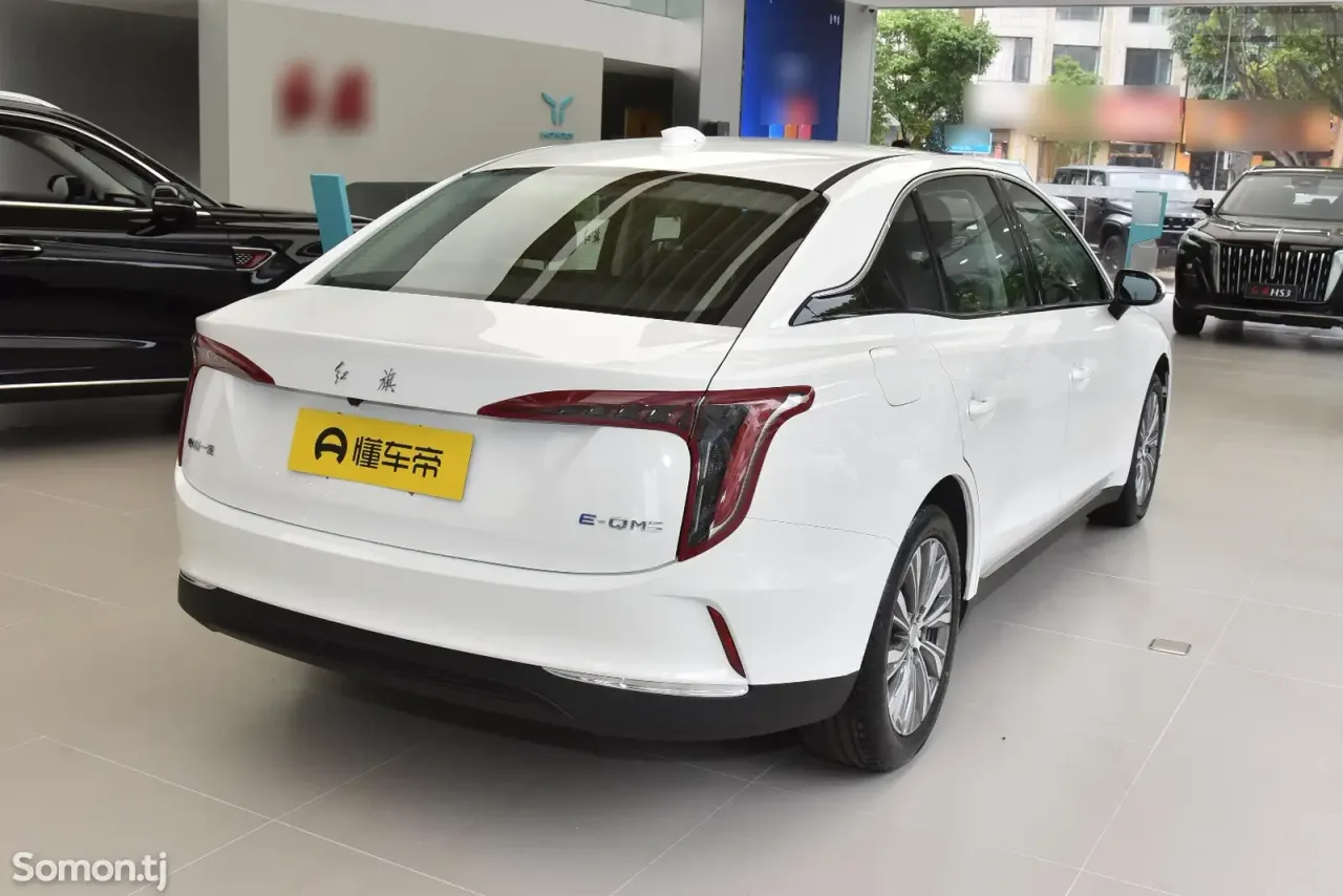 Hongqi E-QM5 2025 · AMT