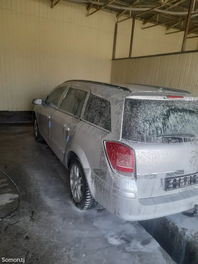 Opel Astra H 2006 · 1.8 MT